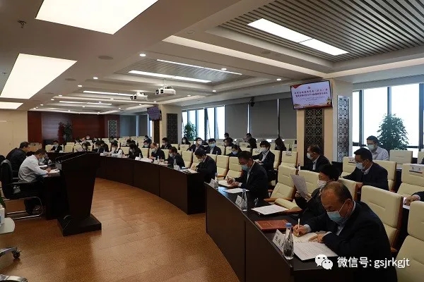 深学细悟强本领 埋头苦干促发展 江南官方网站掀起学习贯彻党的十九届六中全会精神热潮